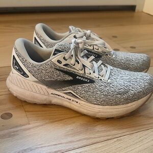 Brooks Adrenaline GTS 23 Women's Running Shoes - Light Gray/White SIZE 8.5